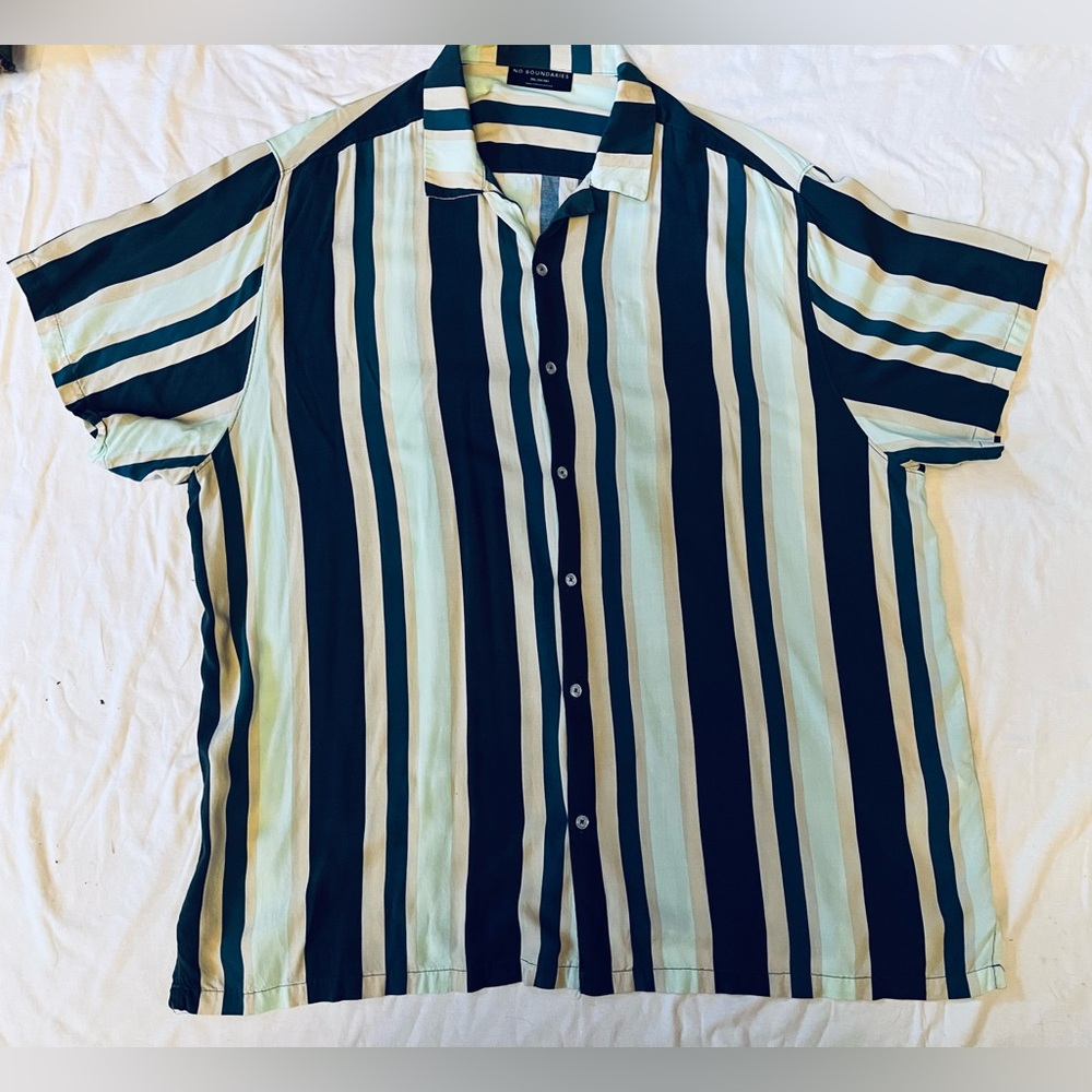 No Boundaries men’s short sleeve casual button shirt size 3X/ soft 100% rayon